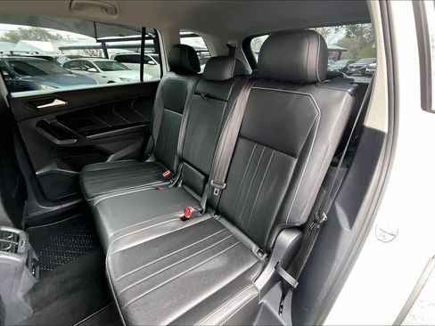 Certified 2022 Volkswagen Tiguan SE image 21