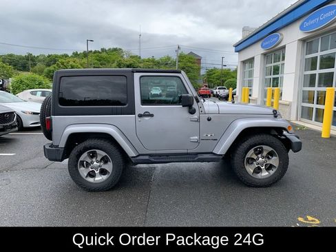 Used 2018 Jeep Wrangler Sahara AWD/4WD image 7