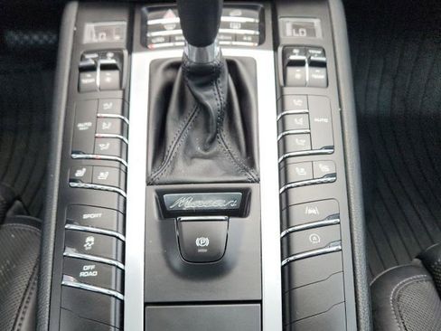 Used 2021 Porsche Macan AWD/4WD image 19