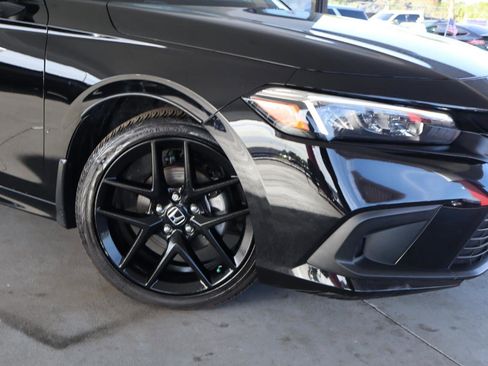 Used 2024 Honda Civic Sport image 4