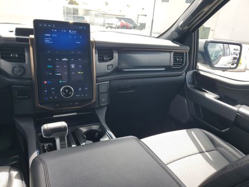 Used 2024 Ford F150 Lightning Lariat image 18