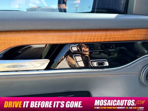 Used 2022 Jeep Grand Wagoneer Series II AWD/4WD image 27