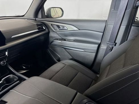 Used 2024 Chevrolet Traverse LT FWD image 26
