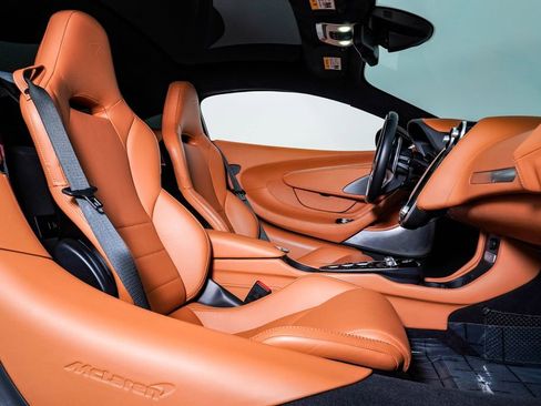 Used 2023 McLaren GT RWD image 19