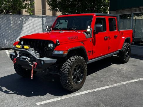 Used 2022 Jeep Gladiator Sport AWD/4WD image 3