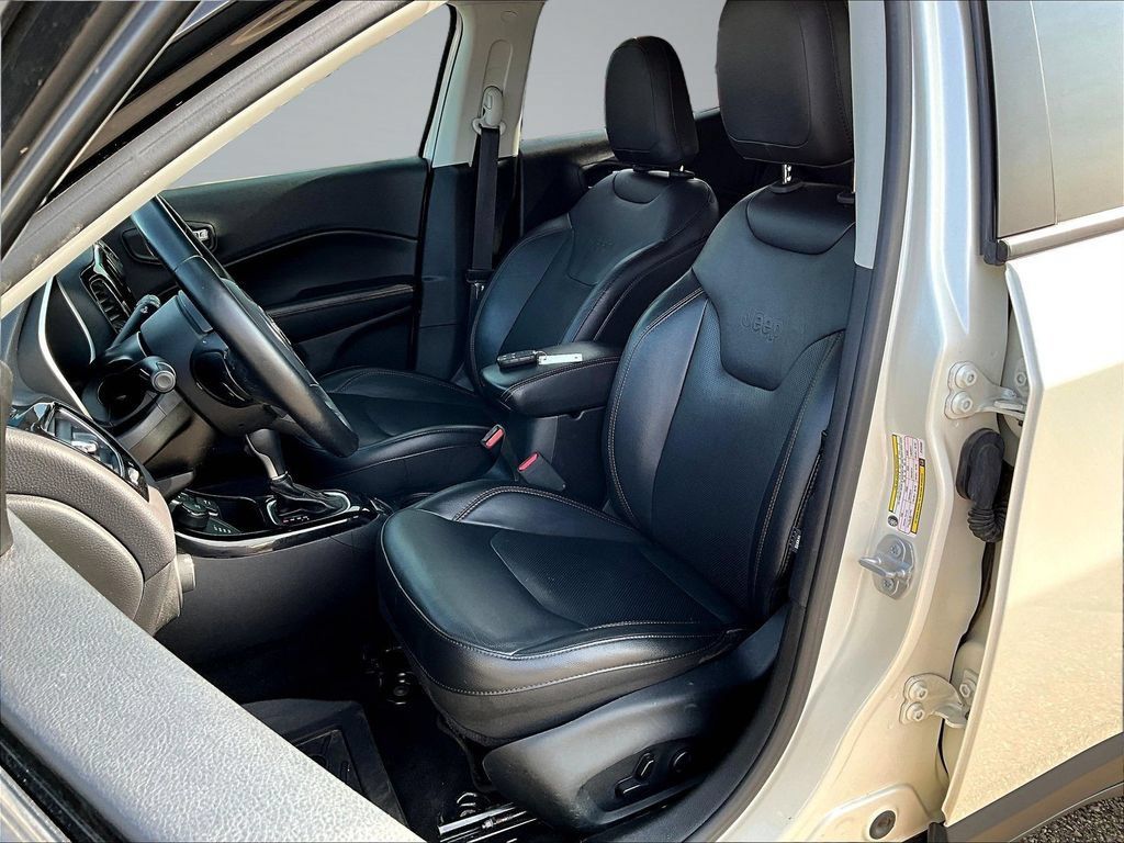 Used 2018 Jeep Compass Limited AWD/4WD image 23