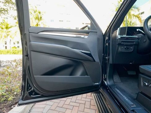 Used 2025 Cadillac Escalade Sport Platinum w/ LPO, ONYX Package image 49