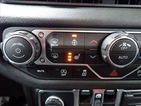 New 2025 Jeep Gladiator Willys image 15