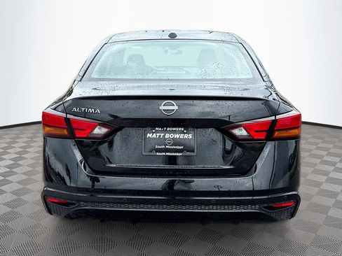Used 2025 Nissan Altima 2.5 SV FWD image 6