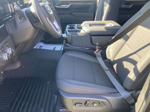 New 2026 GMC Sierra 1500 Elevation image 16