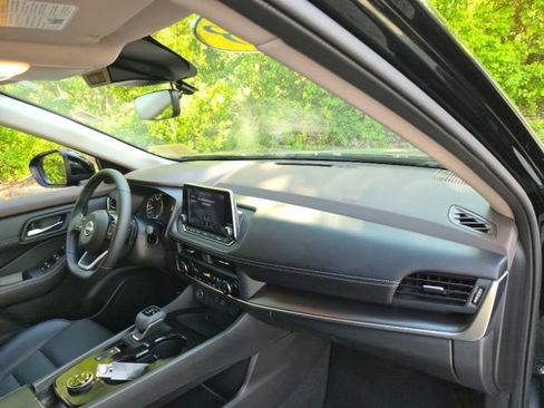 Used 2023 Nissan Rogue SV w/ SV Premium B Package AWD/4WD image 10