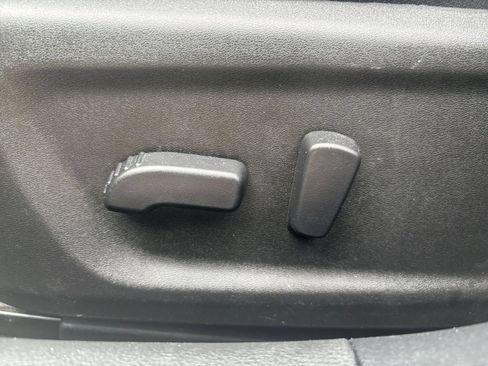 Used 2025 Nissan Altima 2.5 SV FWD image 18