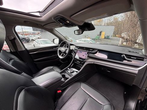 Used 2024 Jeep Grand Cherokee Limited 4xe image 16