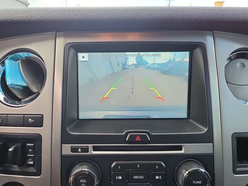 Used 2017 Ford Expedition Limited w/ Equipment Group 301A RWD image 19