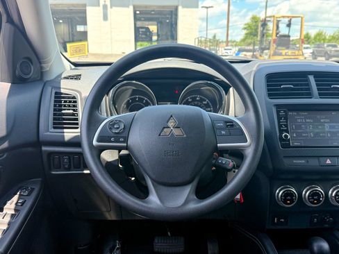Used 2024 Mitsubishi Outlander Sport ES AWD/4WD image 23