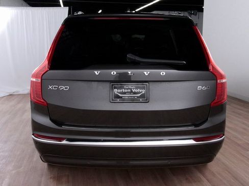 Certified 2023 Volvo XC90 B6 Ultimate w/ Protection Package Premier image 4