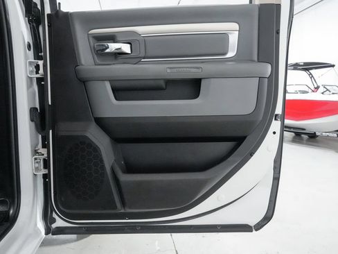 Used 2018 RAM 2500 SLT AWD/4WD image 31