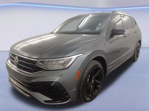 Used 2023 Volkswagen Tiguan SE R-Line FWD image 3