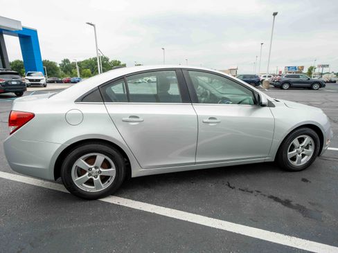 Used 2016 Chevrolet Cruze LT FWD image 6