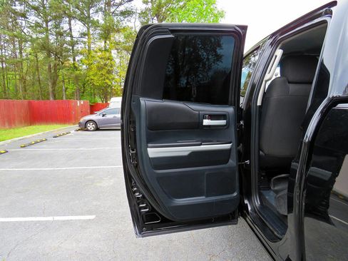 Used 2015 Toyota Tundra SR5 w/ SR5 Upgrade Package image 32