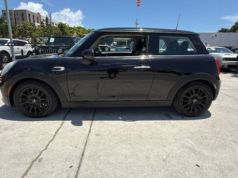 Used 2019 MINI Cooper 2-Door Hardtop FWD image 11