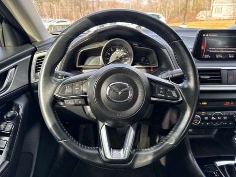 Used 2018 MAZDA MAZDA3 Touring image 16