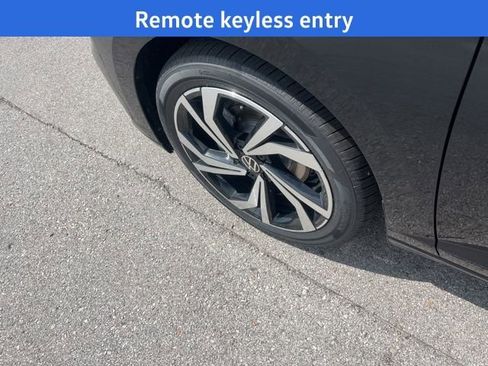New 2025 Volkswagen Jetta SEL image 5
