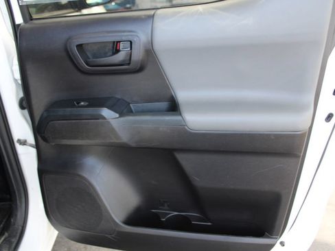 Used 2020 Toyota Tacoma SR AWD/4WD image 54