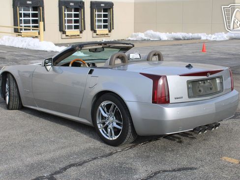 Used 2005 Cadillac XLR image 7