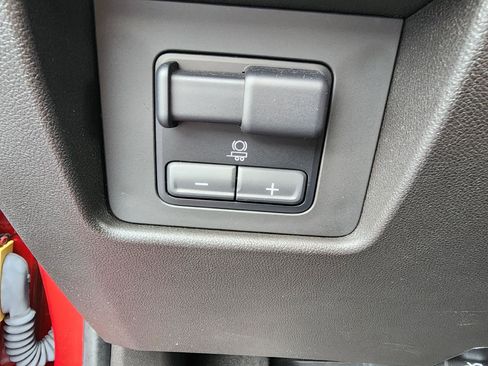 Used 2024 GMC Canyon Elevation w/ Convenience Package image 19