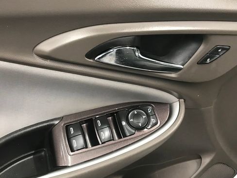 Used 2018 Chevrolet Malibu LS image 10