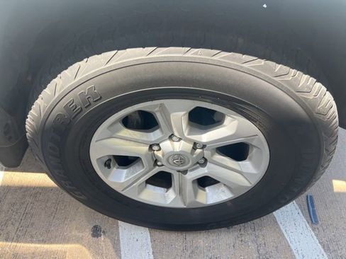 Used 2021 Toyota 4Runner SR5 image 5