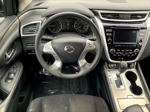 Used 2017 Nissan Murano S image 5