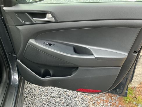 Used 2020 Hyundai Tucson SE image 22