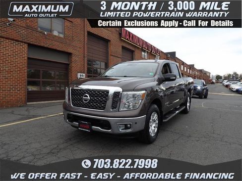 Used 2017 Nissan Titan SV image 1