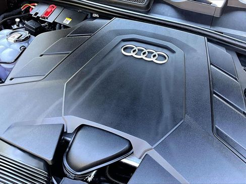 Used 2023 Audi Q8 Premium Plus AWD/4WD image 32
