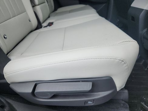 Used 2025 Hyundai Santa Fe SEL AWD/4WD image 30