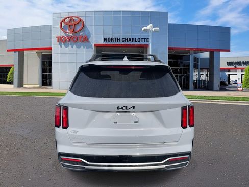 Used 2023 Kia Sorento SX image 9