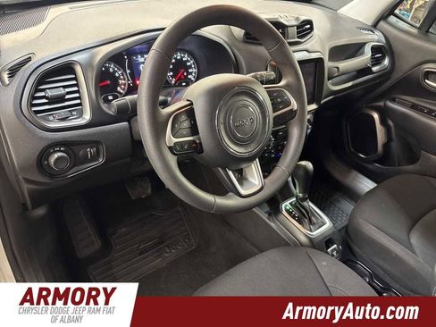 Used 2023 Jeep Renegade Latitude image 9