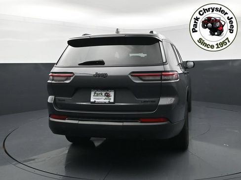 Used 2024 Jeep Grand Cherokee L Limited w/ Black Appearance Package AWD/4WD image 5