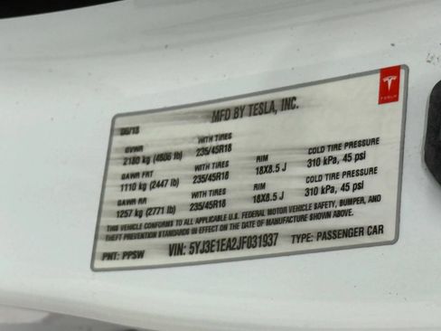 Used 2018 Tesla Model 3 Long Range RWD image 33