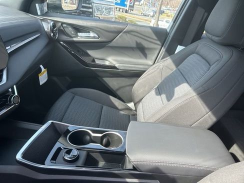 New 2026 Chevrolet Equinox LT FWD image 9