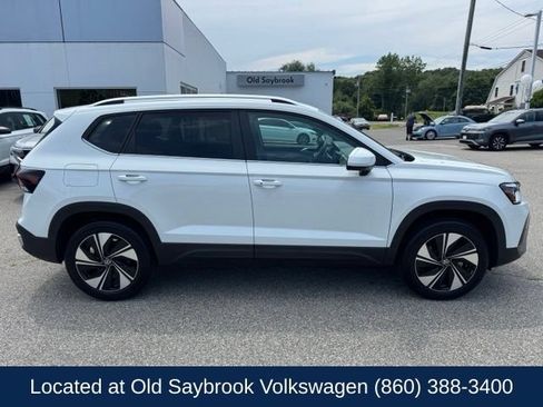 Certified 2026 Volkswagen Taos SE AWD/4WD image 4