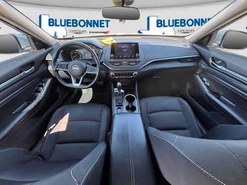 Used 2022 Nissan Altima 2.5 SV w/ SV Premium Package FWD image 12