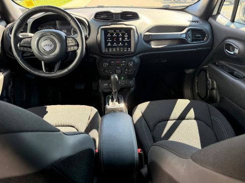 Used 2022 Jeep Renegade Altitude w/ Convenience Group AWD/4WD image 13