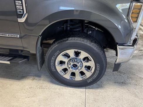 Used 2019 Ford F250 Lariat AWD/4WD image 6