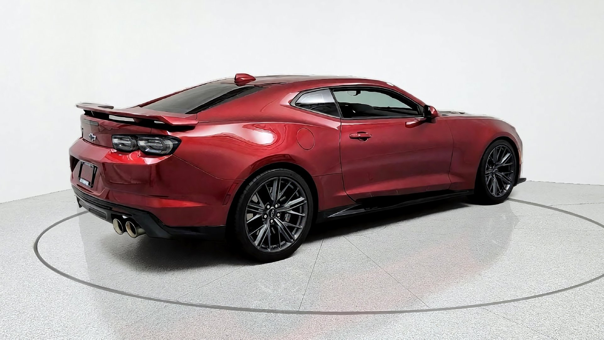 Used 2021 Chevrolet Camaro ZL1 RWD image 5