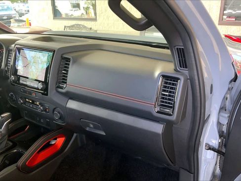 Used 2024 Nissan Frontier PRO-4X w/ Off-Road Protection Package AWD/4WD image 18
