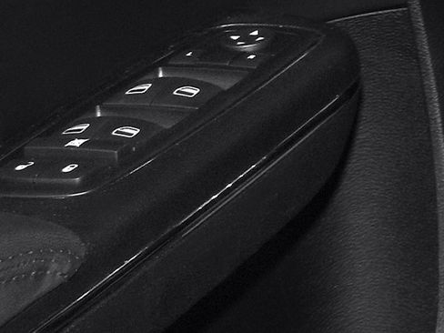 Used 2013 Dodge Charger SE image 21