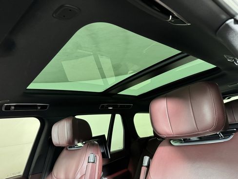 Used 2024 Land Rover Range Rover Autobiography image 28